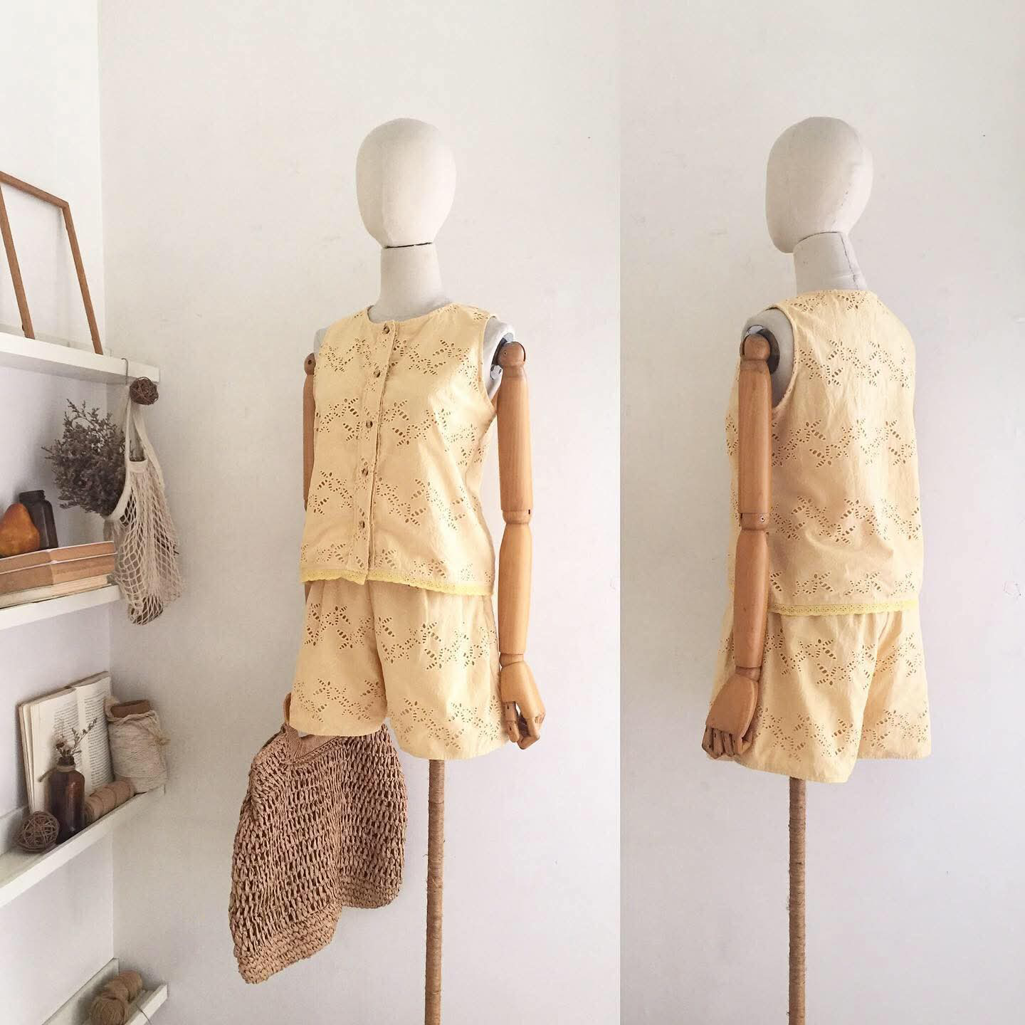 Lila Broderie Anglaise Top