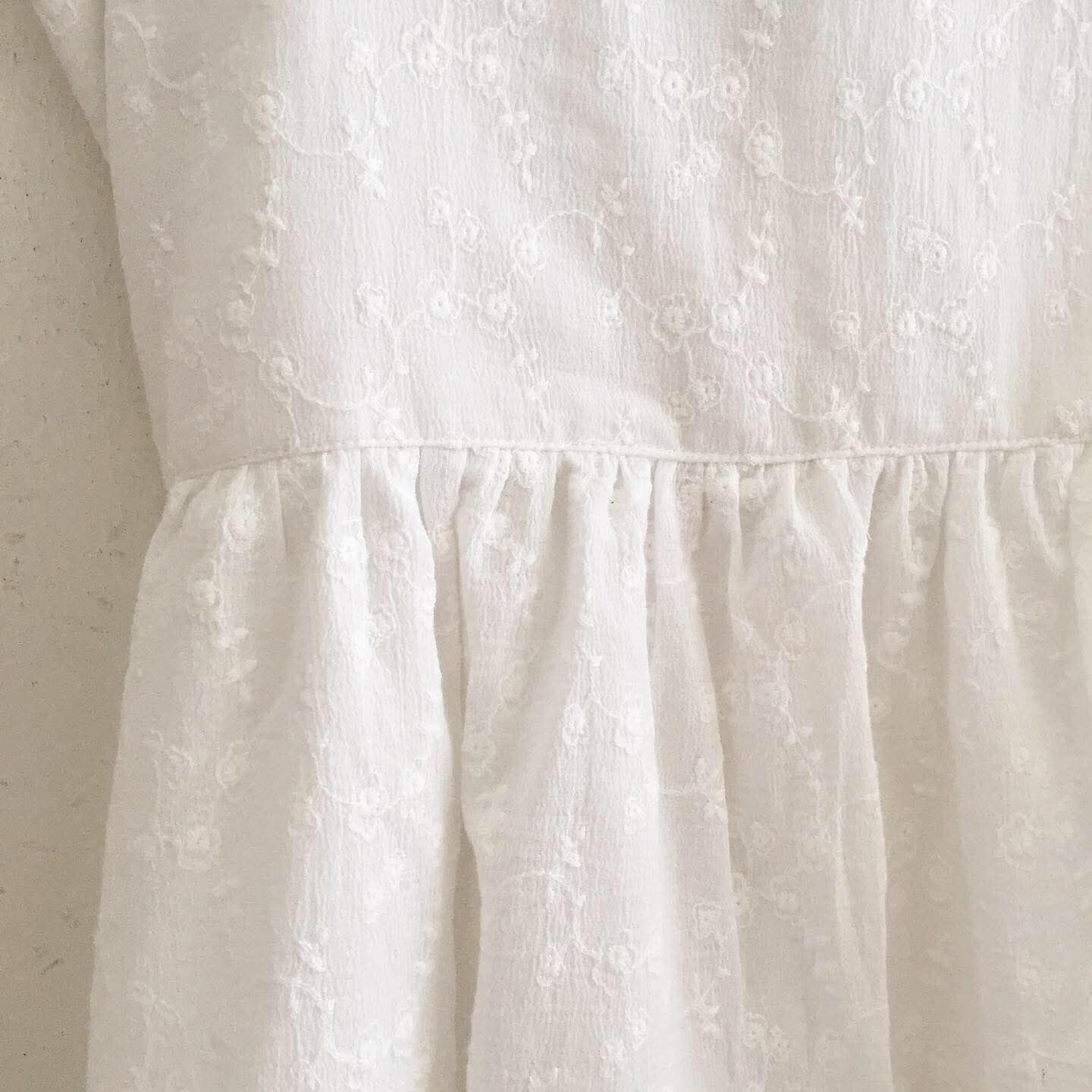 Peggy Broderie Top