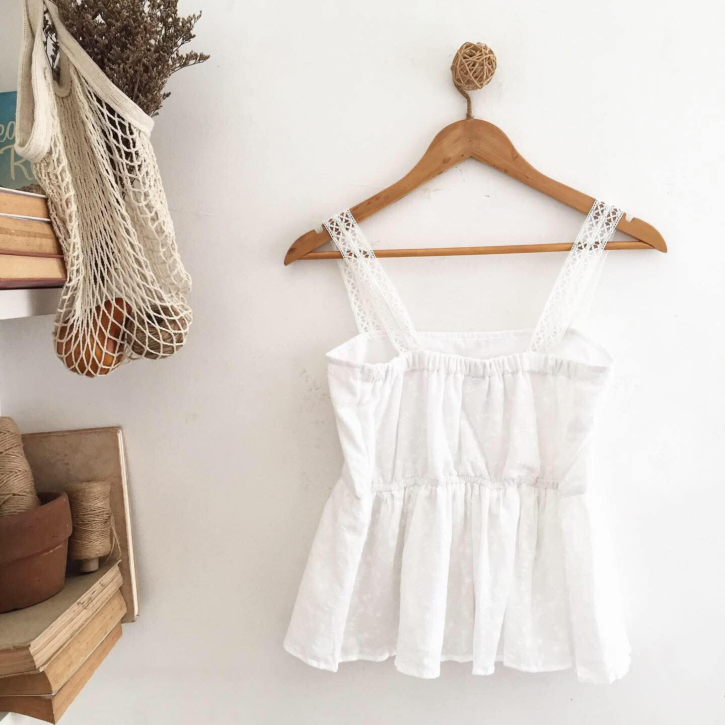 Peggy Broderie Top