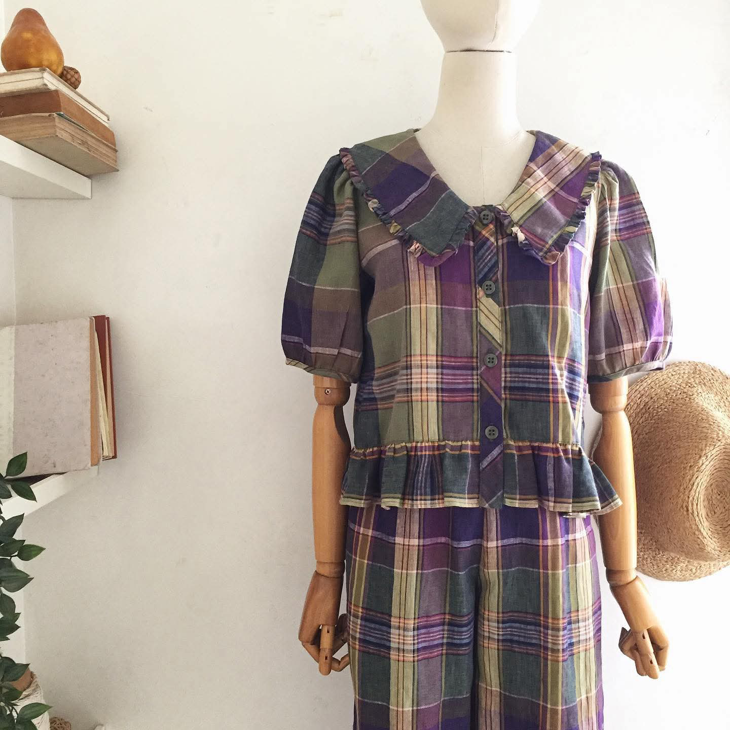 Meja Linen Top