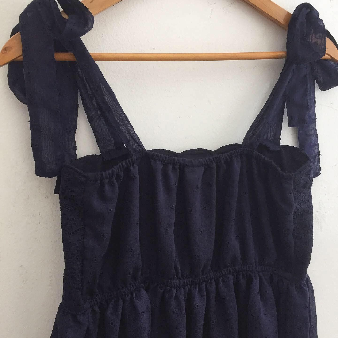 Lola Broderie Top