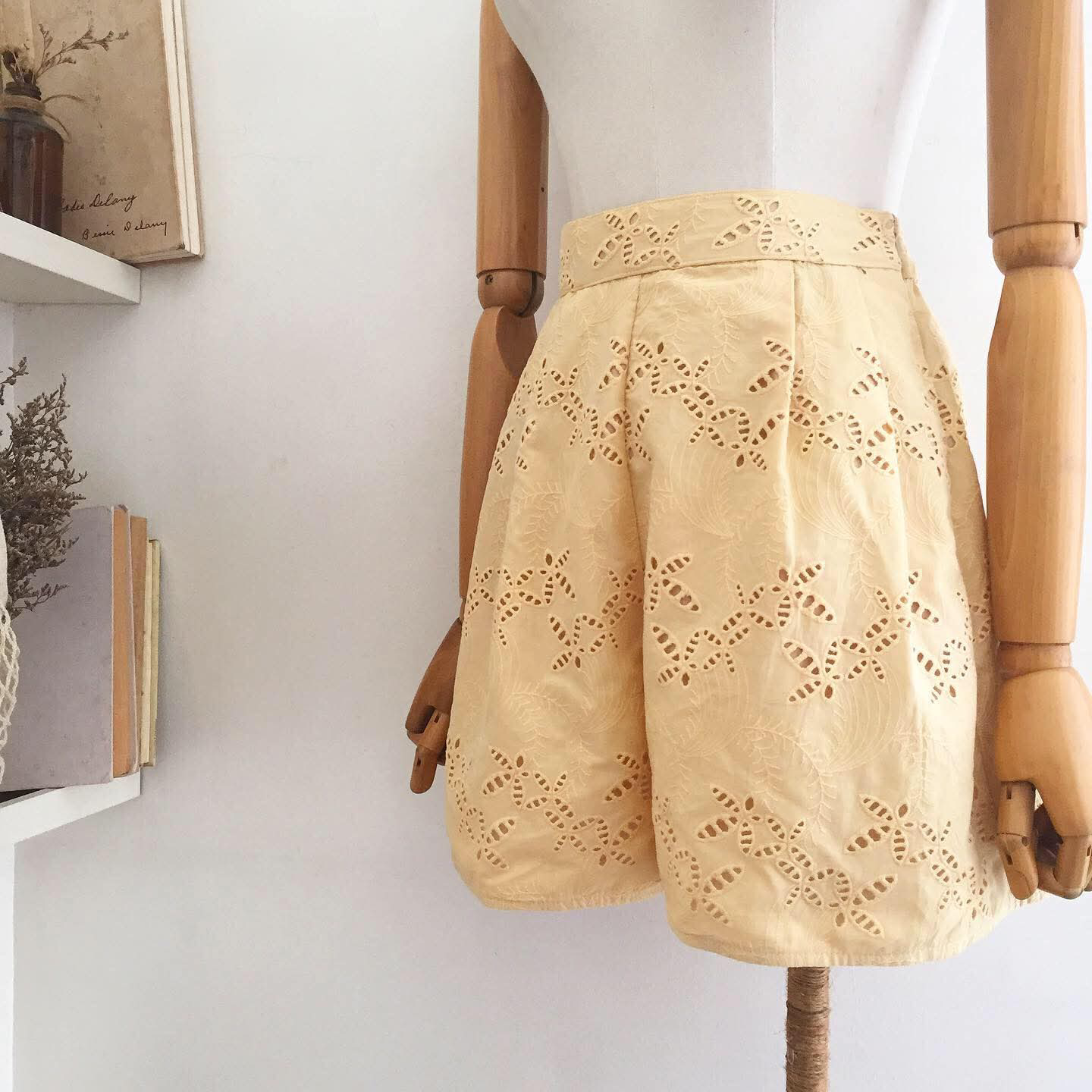 Hannah Broderie Anglaise Shorts