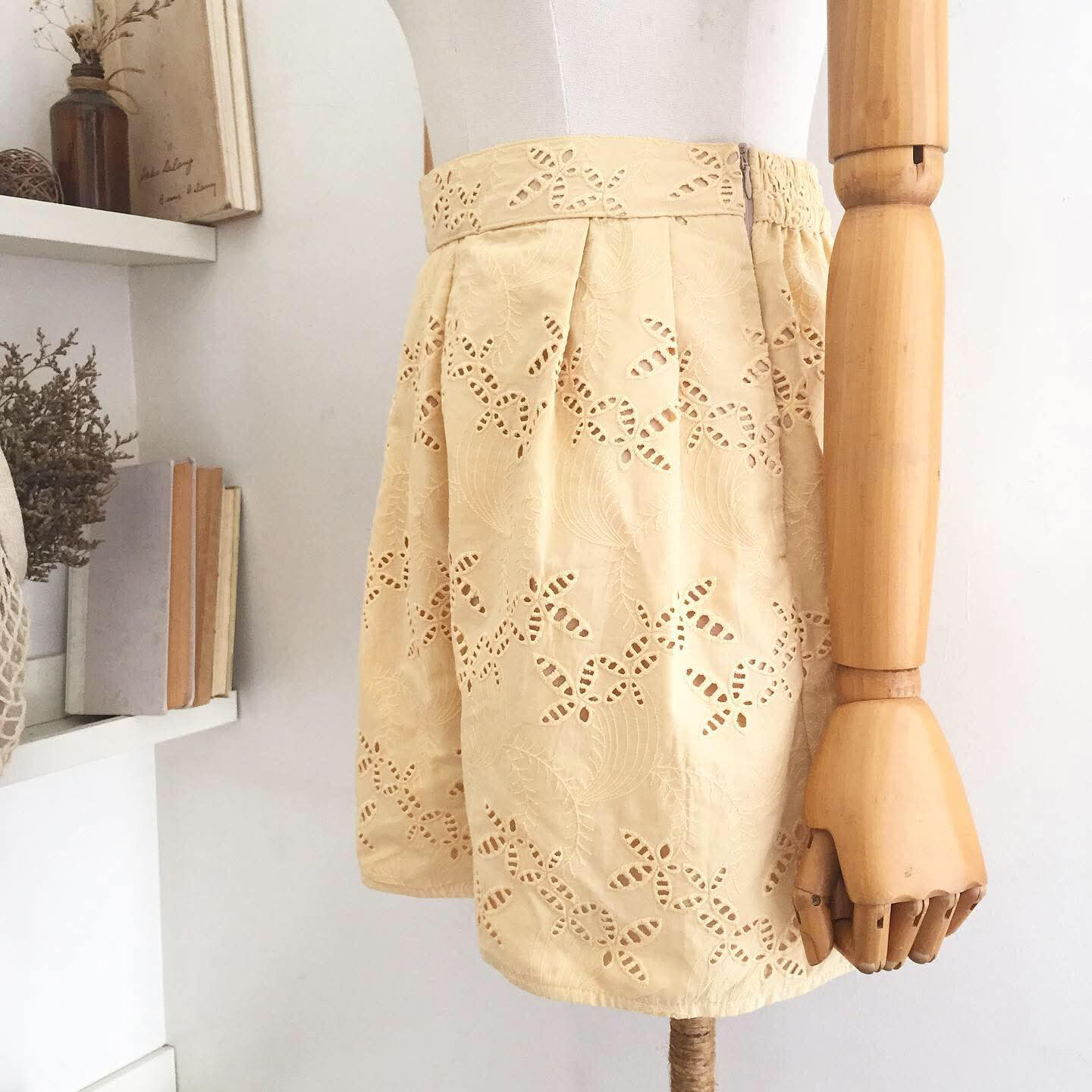 Hannah Broderie Anglaise Shorts