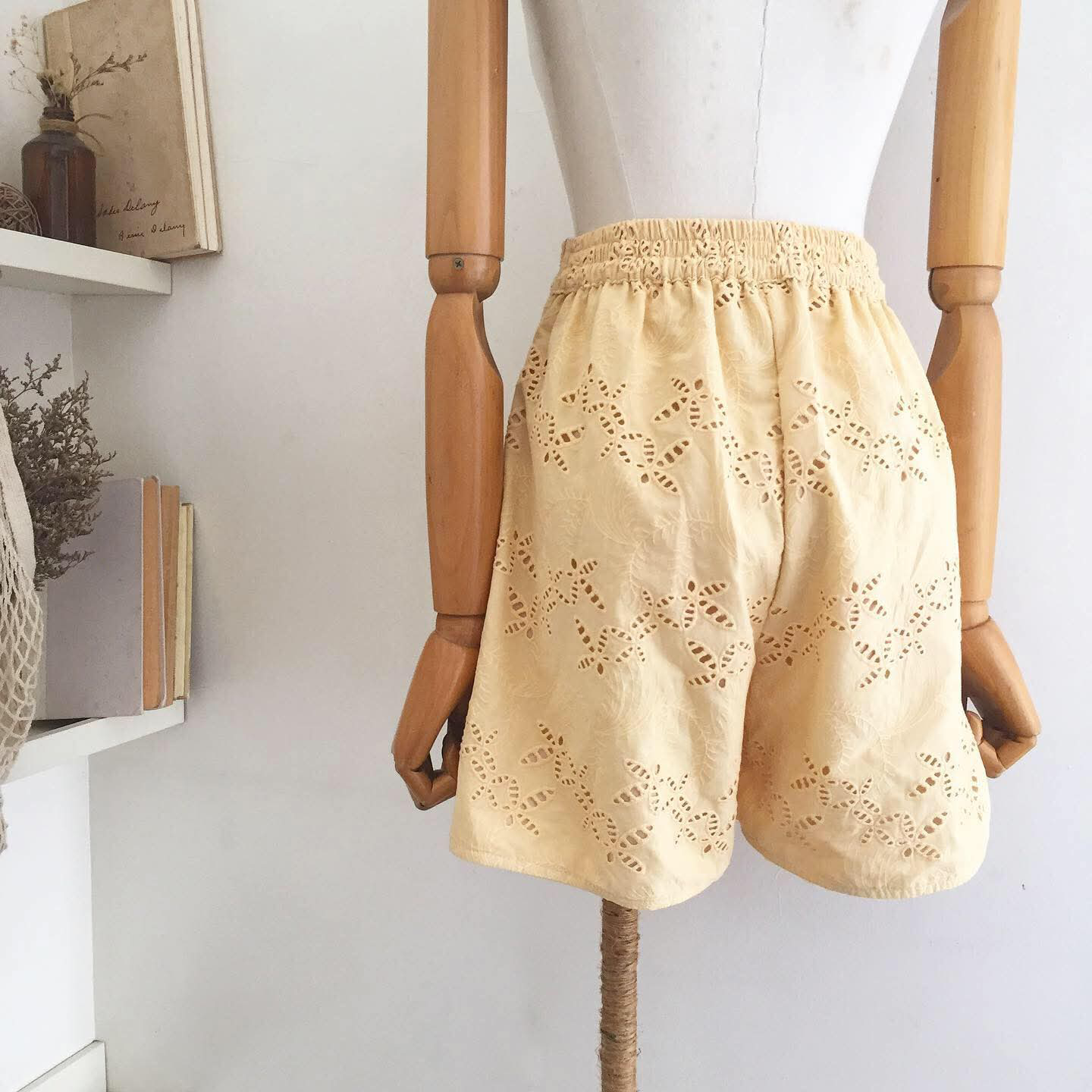 Hannah Broderie Anglaise Shorts