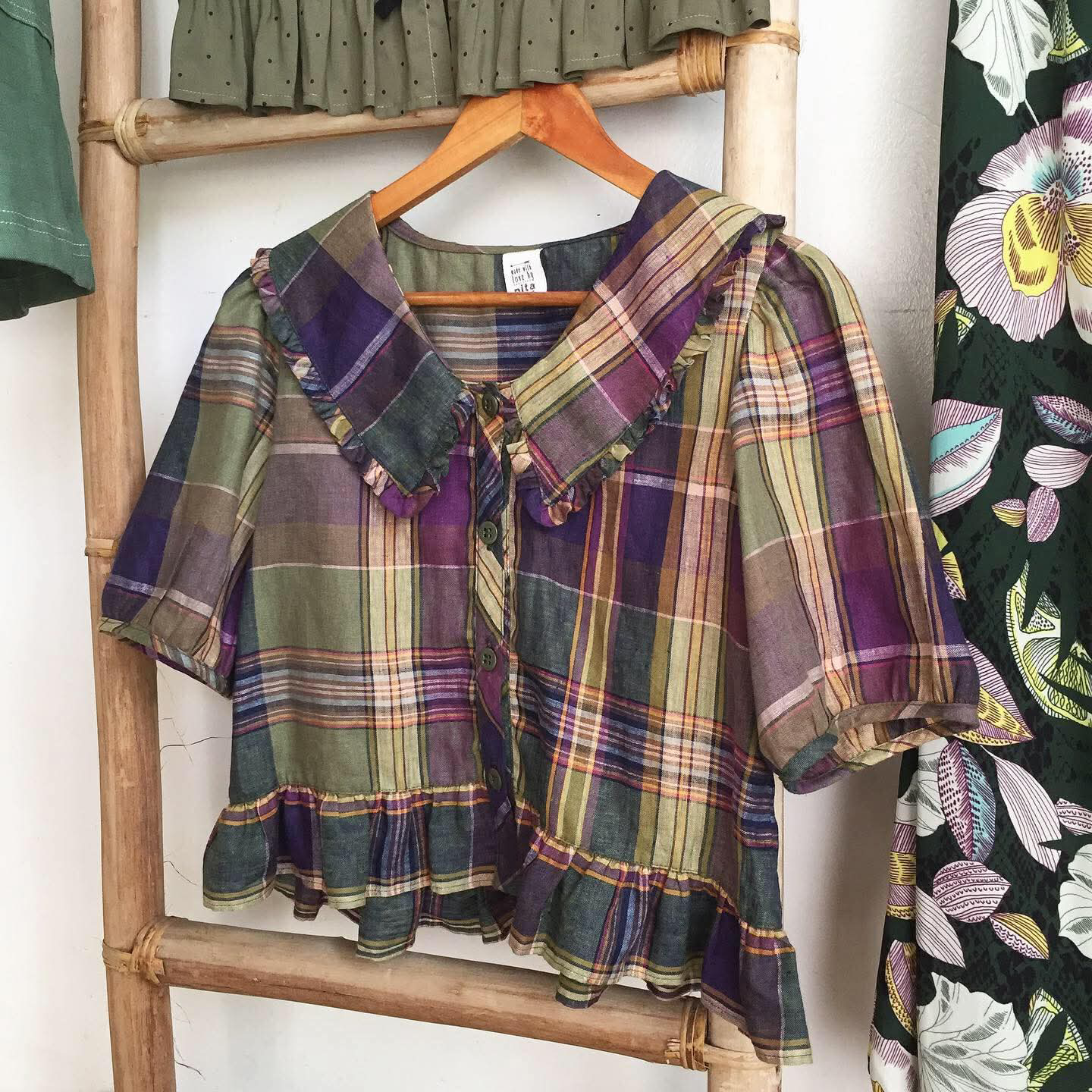 Meja Linen Top