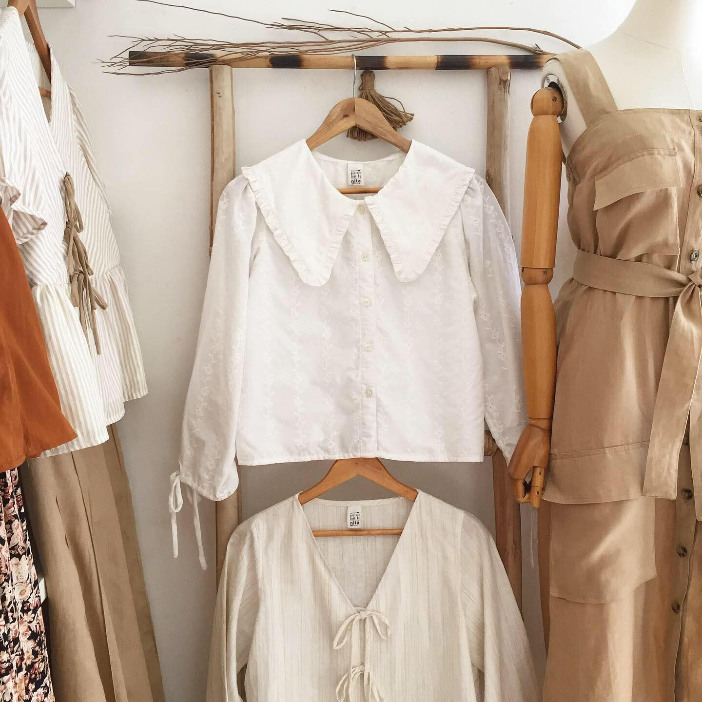 Penny Broderie Top
