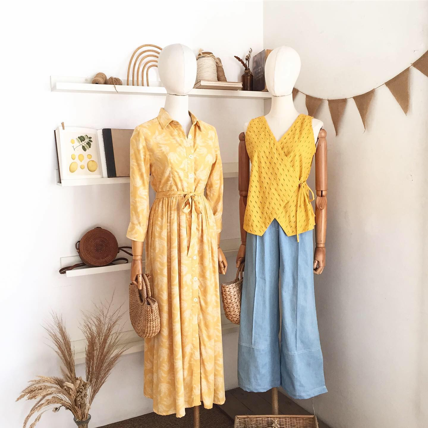 Amari Broderie Anglaise Top