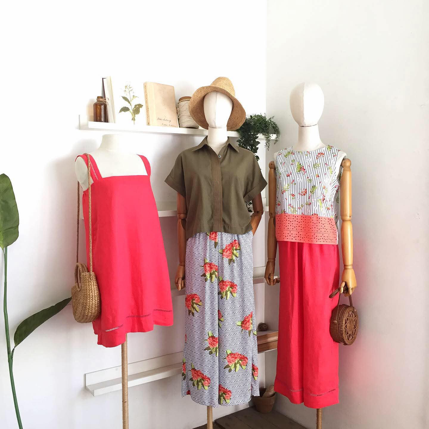 Lula Cotton + Broderie Anglaise Top