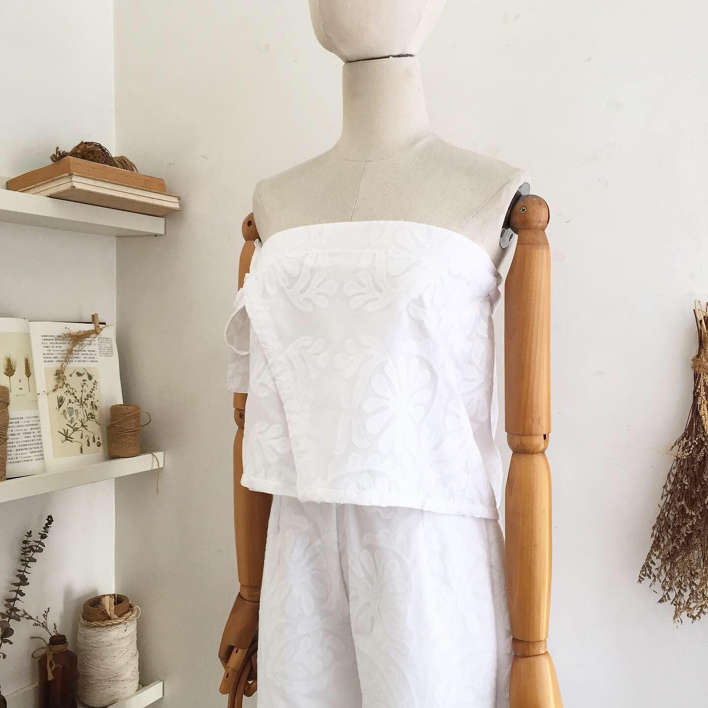 Lucia Broderie Top