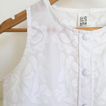 Lila Broderie Top