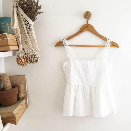 Peggy Broderie Top