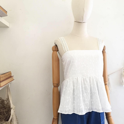 Peggy Broderie Top