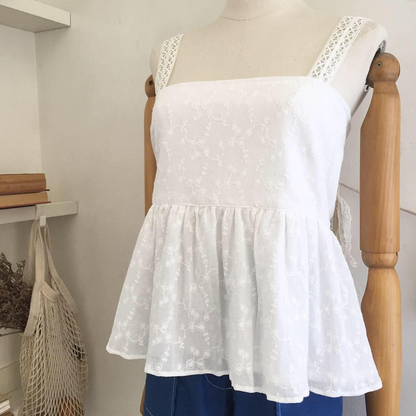Peggy Broderie Top