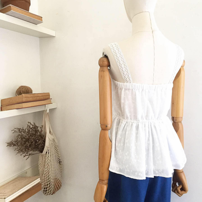 Peggy Broderie Top