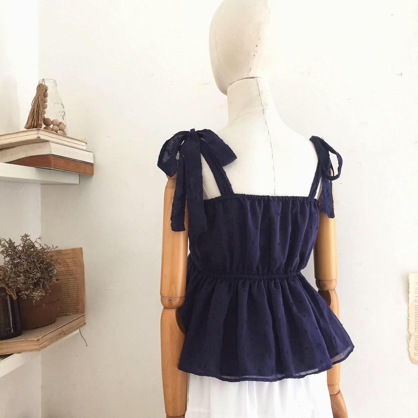 Lola Broderie Top