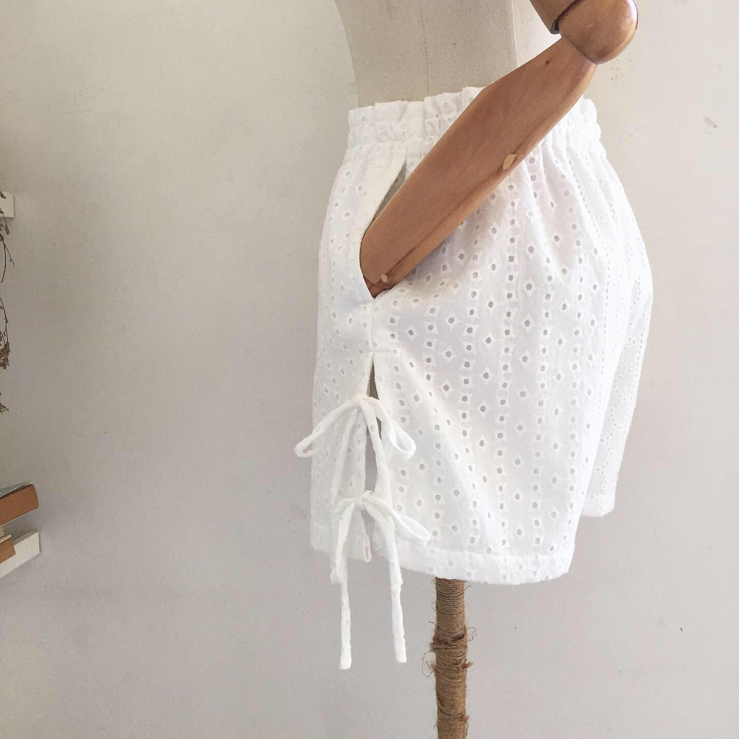 Nora Broderie Anglaise Shorts