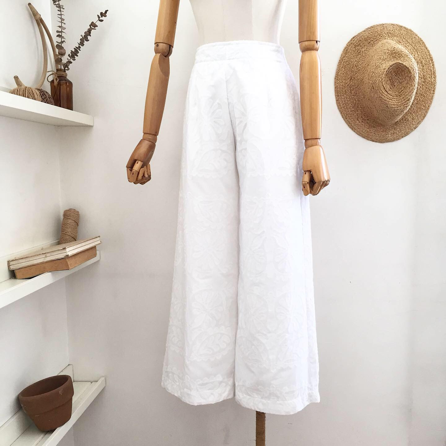 Isabelle Broderie Pants