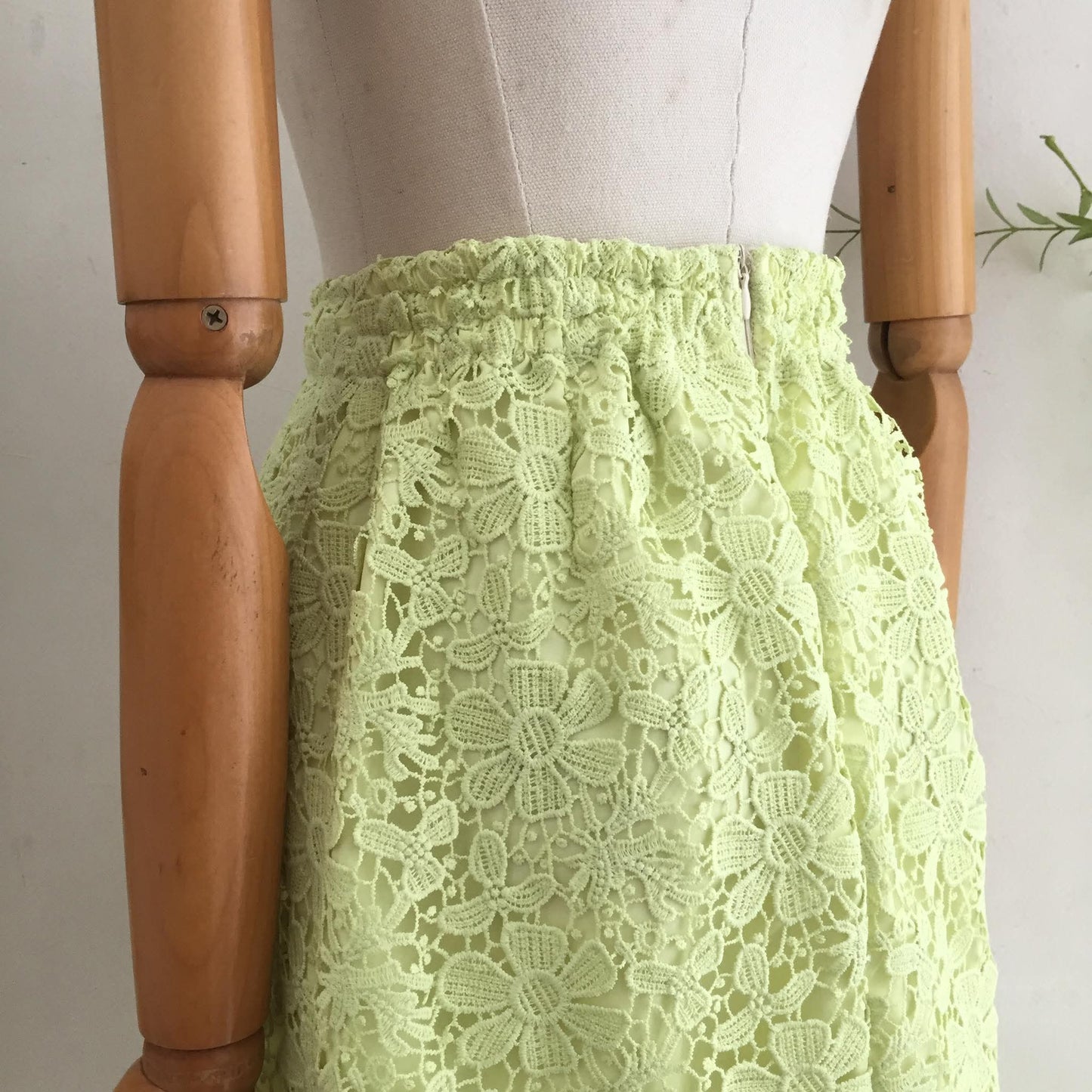 Fern Guipure Lace Skirt