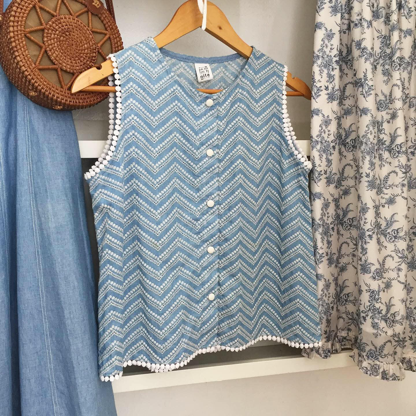 Lila Chambray Anglaise Top